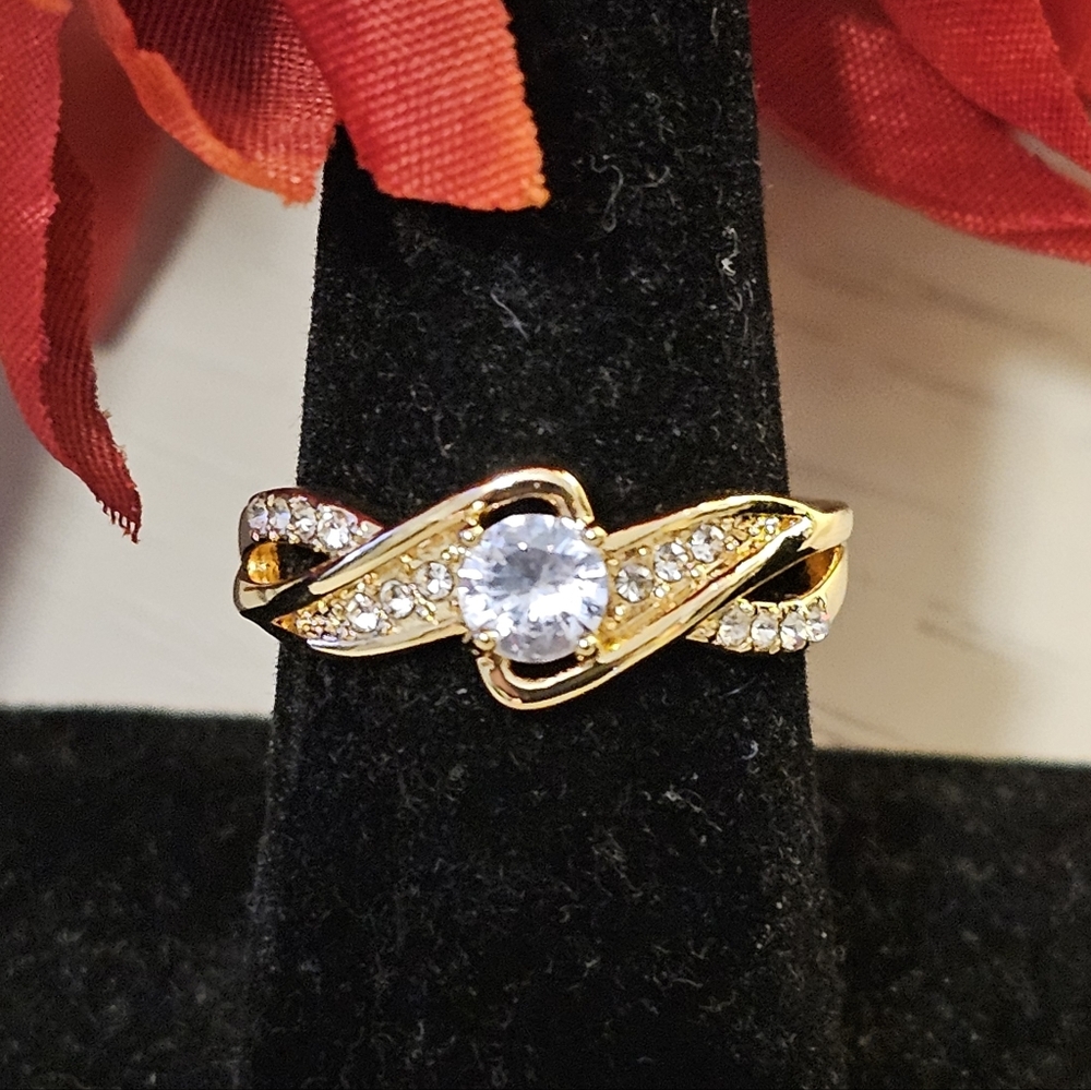 Sophisticated Intertwined Ring - image 3